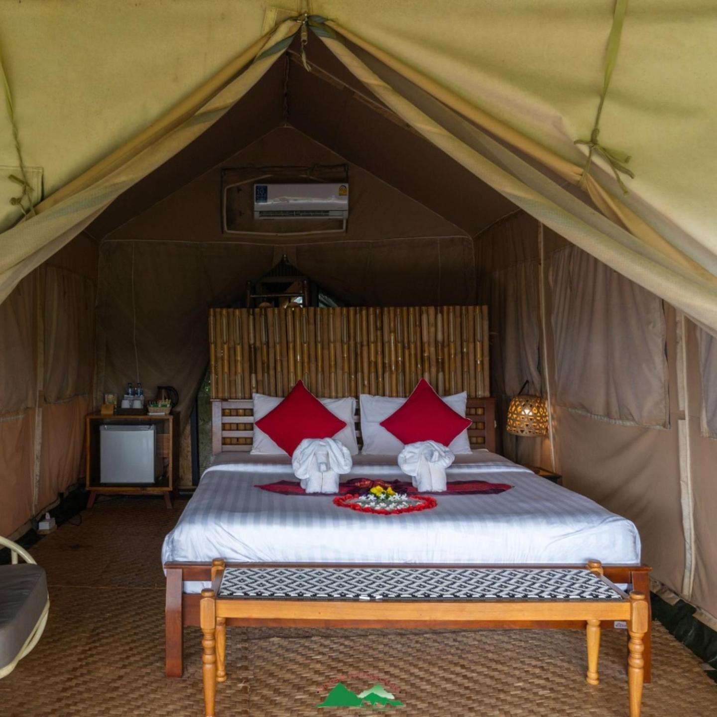 Отель Khao Sok Boutique Camping - Exotic Cliff Camping Khao Sok National Park Экстерьер фото